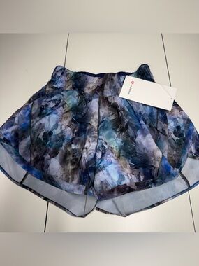 NWT Lululemon Track That MR Short 5” Lined Size 4 Chromasphere Multi Women’s